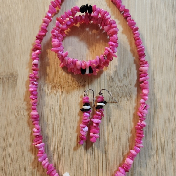 Hand Crafted Pink Beaded Necklace, Bracelet, and Earrings Set White Black Accent - Picture 11 of 11